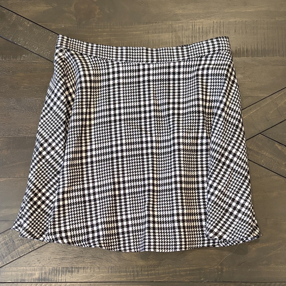 American Apparel Houndstooth Black and White Plaid Skirt